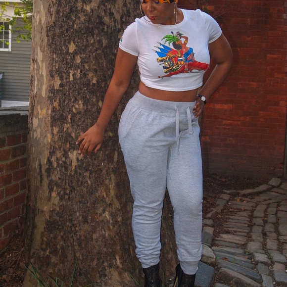 Meet your Posher, Tai - Picture 1 of 4